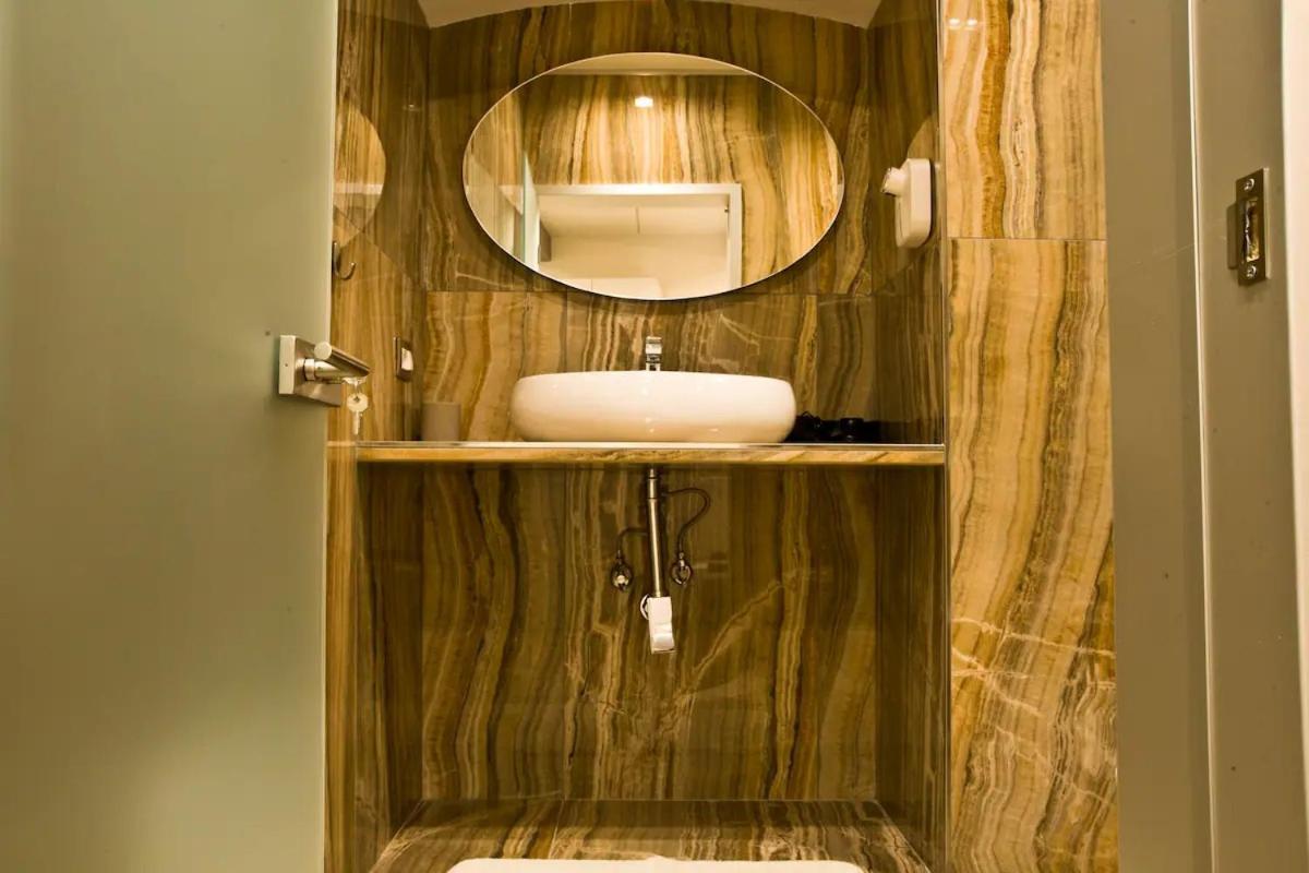 Suite Napoli Sotterranea Con Jacuzzi Exterior photo